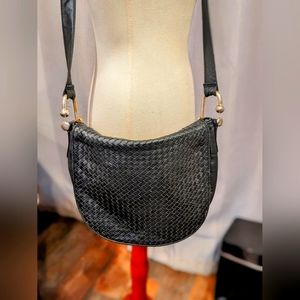 Vintage Ganson woven leather large crossbody bag with chunky gold hardware detai